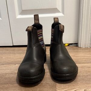 Blundstones stripped and Brown Boots